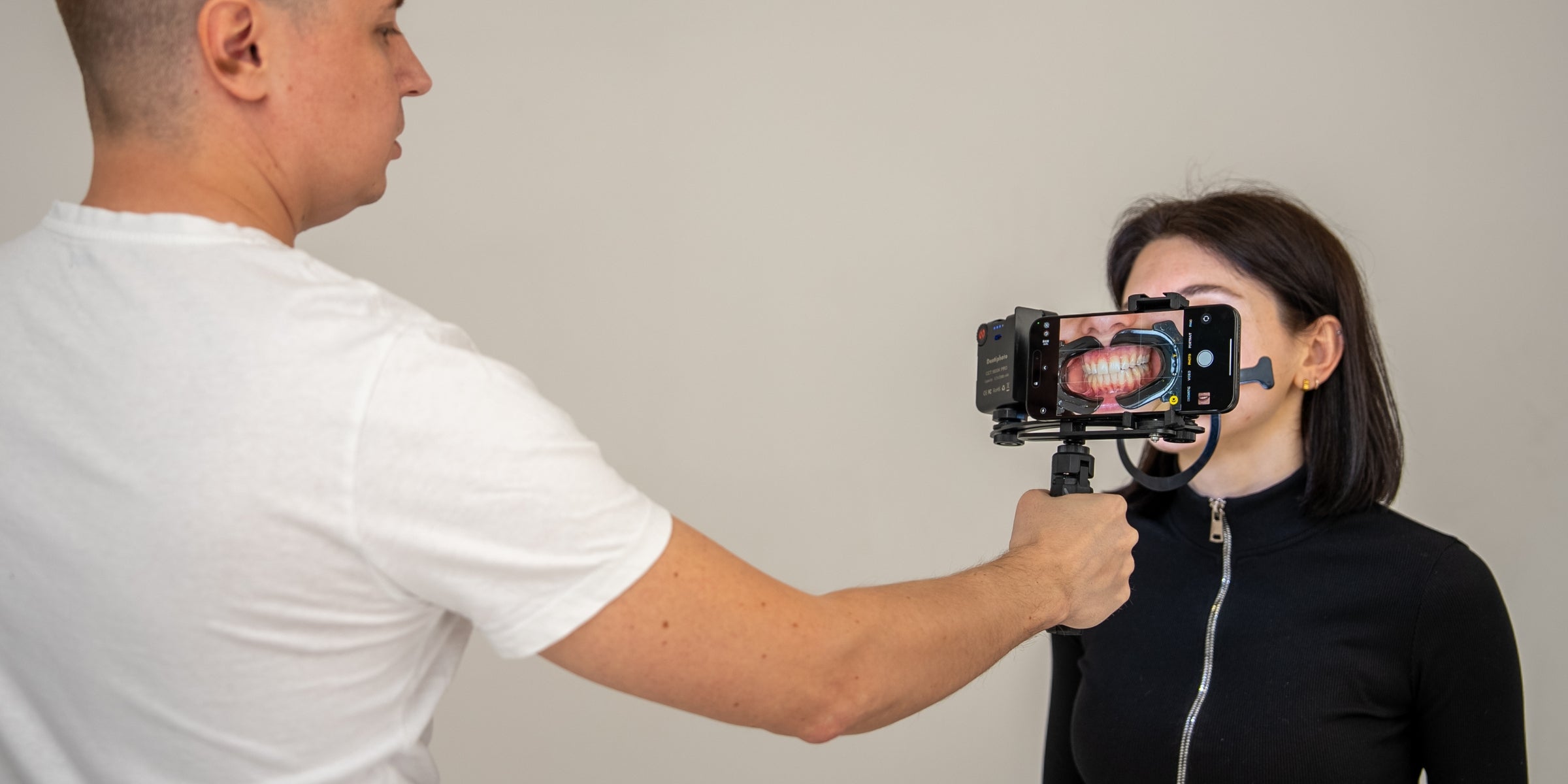 Dental Photography with Your Smartphone: Accessories and Settings for Perfect Shots Dentiphoto